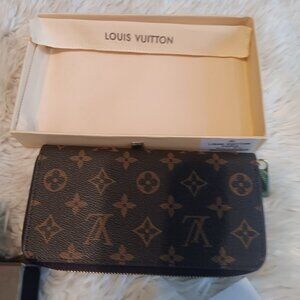 Louis Vuitton Zippy Wallet